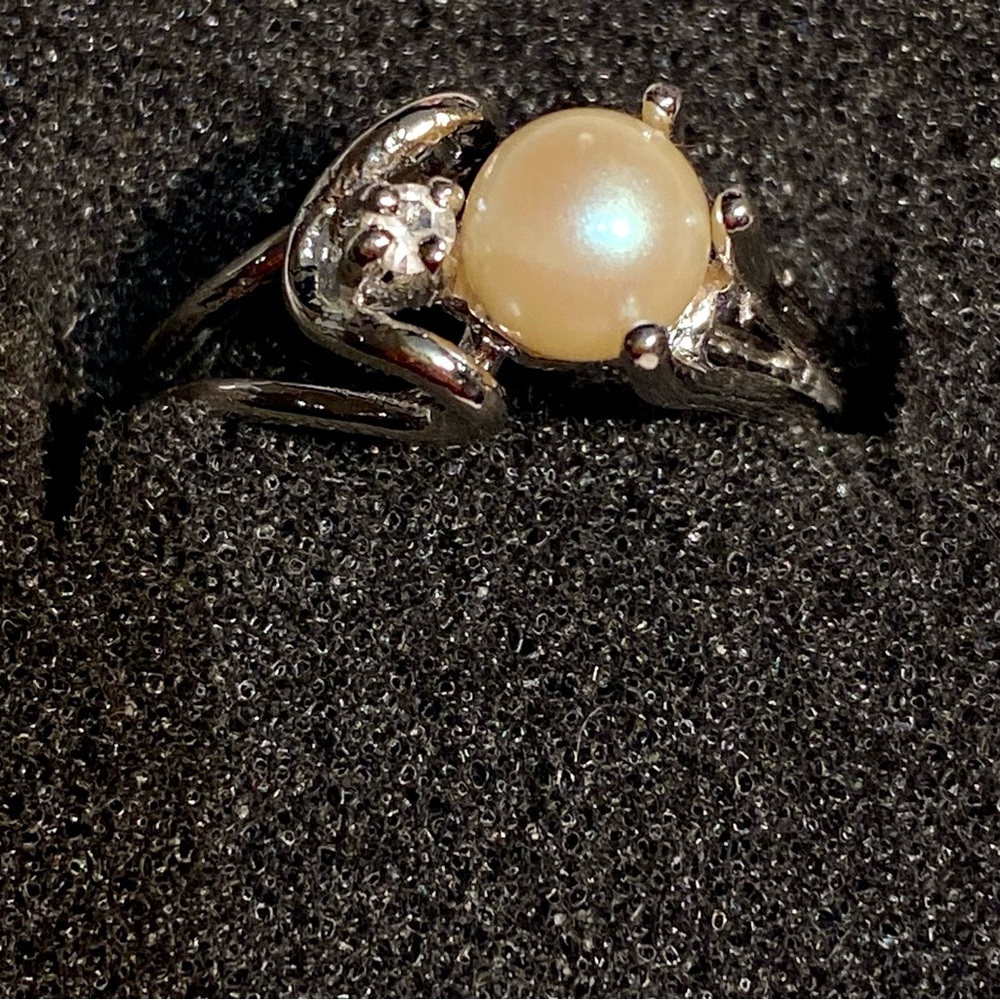 Vintage Diamond and Pearl ring